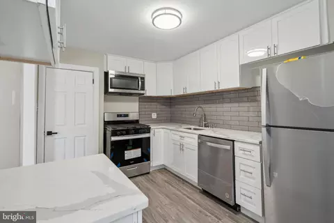 4717 Large St, Philadelphia, PA 19124