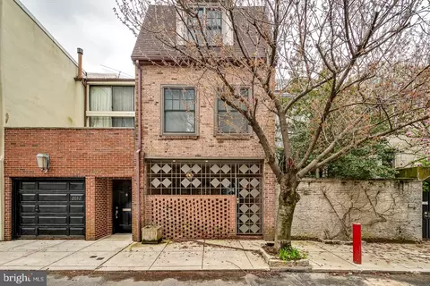 2034 Waverly St, Philadelphia, PA 19146