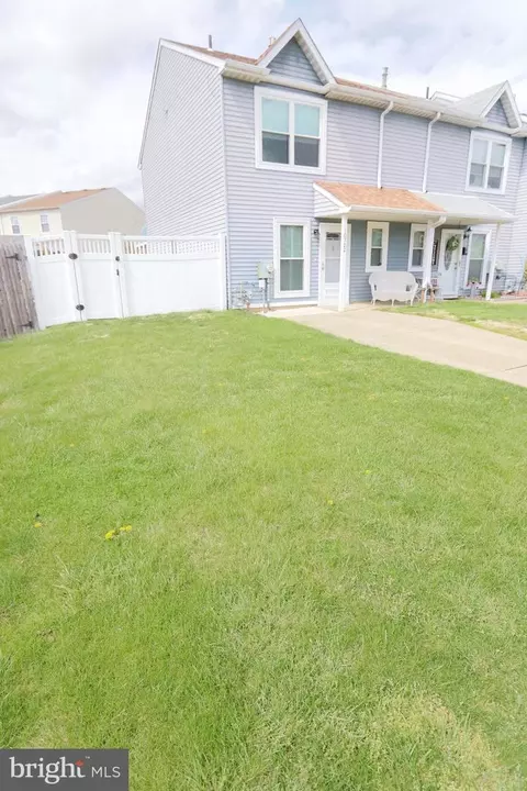 10722 Albemarle Ln, Philadelphia, PA 19154