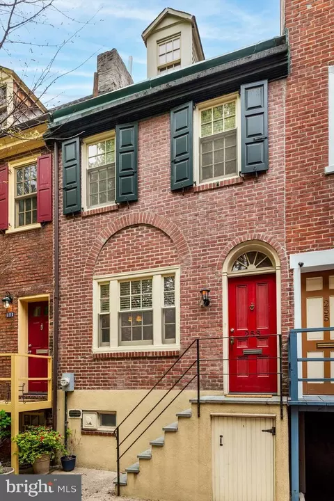 253 S Warnock St, Philadelphia, PA 19107