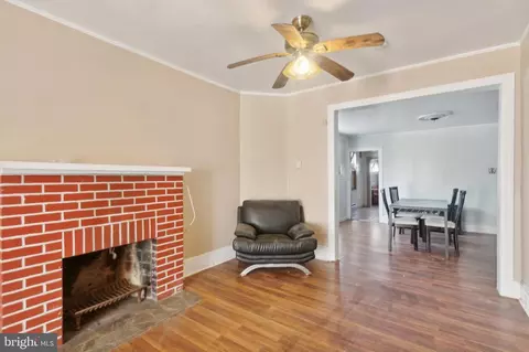 1032 S 57th St, Philadelphia, PA 19143