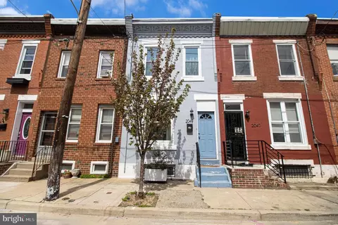 2049 Pierce St, Philadelphia, PA 19145
