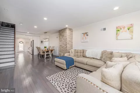 219 Mountain St, Philadelphia, PA 19148