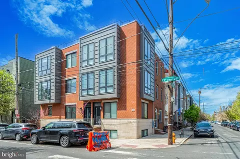 2100 Carpenter St #B, Philadelphia, PA 19146