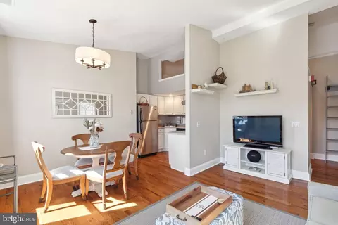 2301 Green St #6, Philadelphia, PA 19130