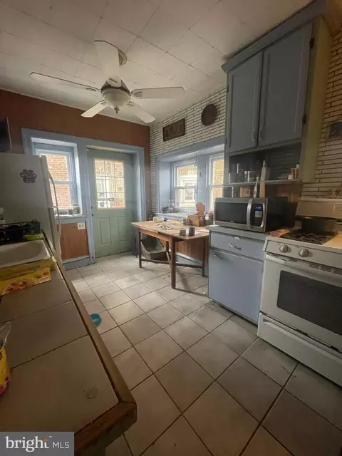 354 W Johnson St, Philadelphia, PA 19144