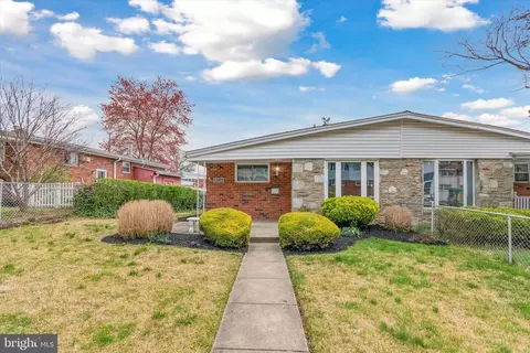 8715 Macon St, Philadelphia, PA 19152