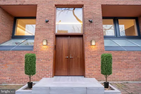 110 12 Delancey St, Philadelphia, PA 19106