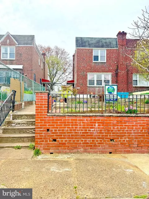 1210 Saint Vincent St, Philadelphia, PA 19111