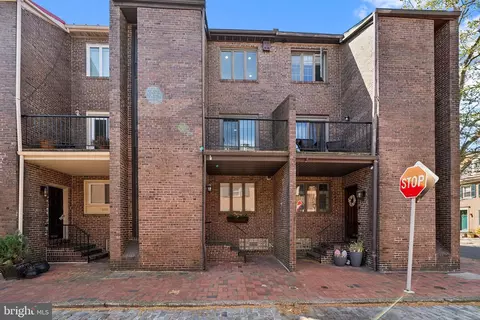640 Addison St, Philadelphia, PA 19147