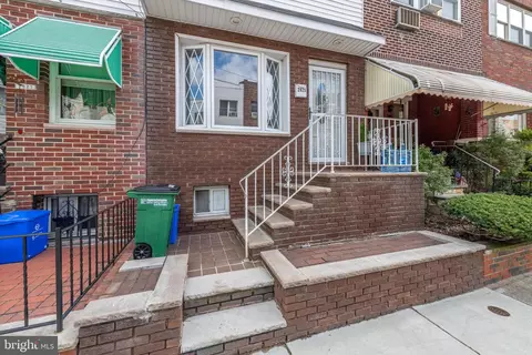 2825 S Iseminger St, Philadelphia, PA 19148