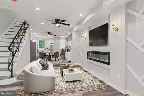 6820 Marsden St, Philadelphia, PA 19135