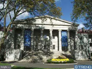 1 Academy Cir #306, Philadelphia, PA 19146