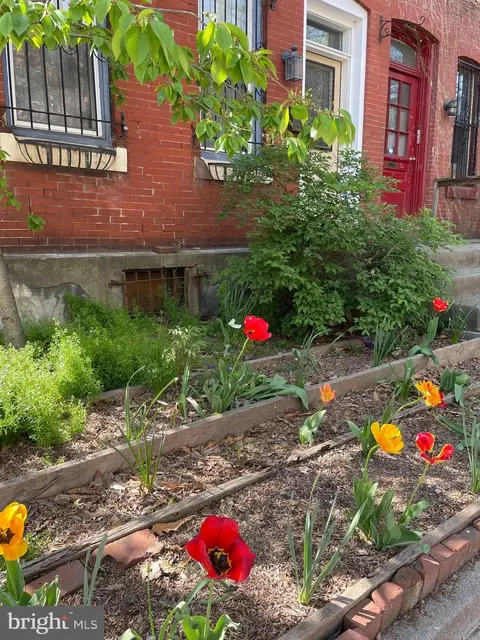 426 S 43rd St, Philadelphia, PA 19104
