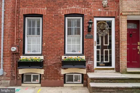 2416 S Madison Sq, Philadelphia, PA 19146
