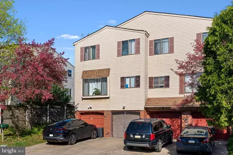 9232 Jamison Ave #B, Philadelphia, PA 19115