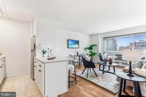 2101 17 Chestnut St #1512, Philadelphia, PA 19103