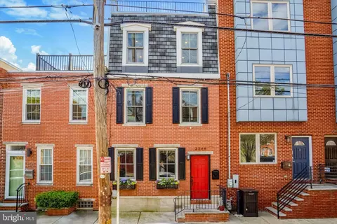 2244 Carpenter St, Philadelphia, PA 19146