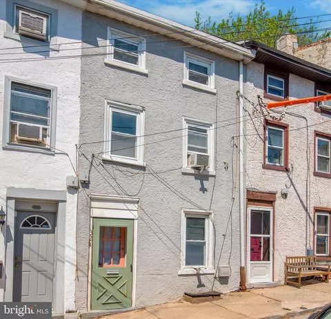 132 Conarroe St, Philadelphia, PA 19127