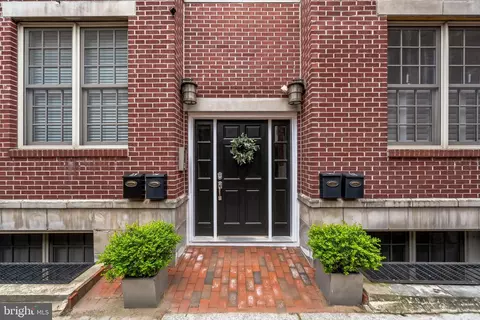 243 Montrose St #A, Philadelphia, PA 19147