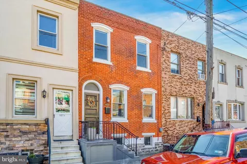 3269 E Thompson St, Philadelphia, PA 19134