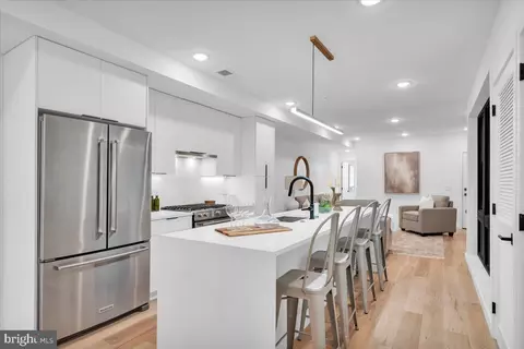 1623 Christian St #4, Philadelphia, PA 19146