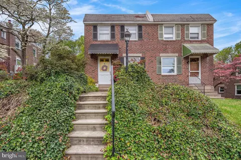 550 Overlook Rd, Philadelphia, PA 19128