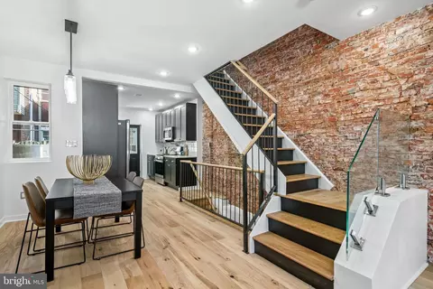 2051 Mercy St, Philadelphia, PA 19145