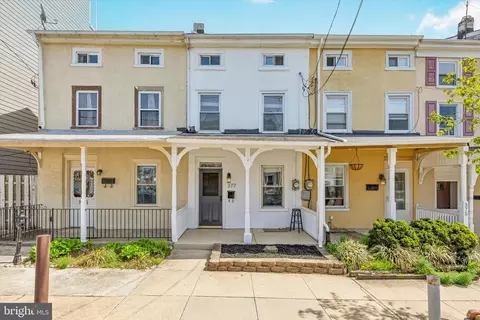 377 Martin St, Philadelphia, PA 19128