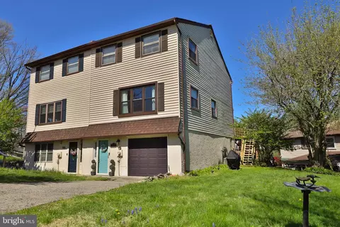 804 Keely Pl, Philadelphia, PA 19128