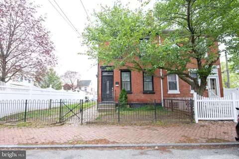 4727 29 Garden St, Philadelphia, PA 19137