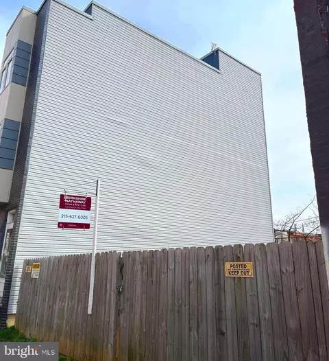2427 Coral St, Philadelphia, PA 19125