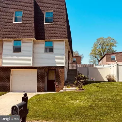 15106 Kovats Dr, Philadelphia, PA 19116