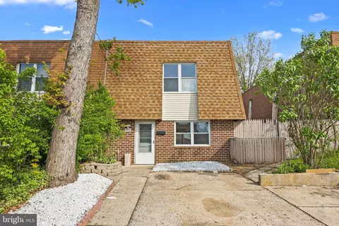 9940 President St, Philadelphia, PA 19115