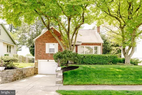 922 Hartel Ave, Philadelphia, PA 19111