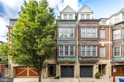 233 Gaskill St, Philadelphia, PA 19147