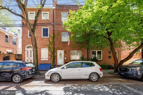 202 Carpenter St, Philadelphia, PA 19147