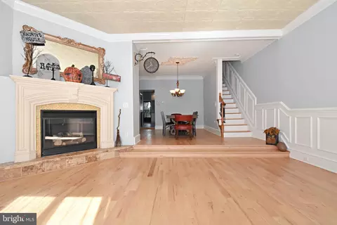 2654 E Thompson St, Philadelphia, PA 19125
