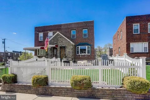844 Disston St, Philadelphia, PA 19111