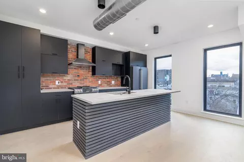 1139 N 41 N 3rd St #9, Philadelphia, PA 19123