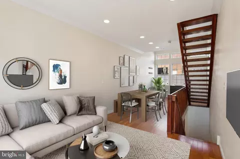 136 W Thompson St, Philadelphia, PA 19122