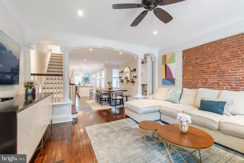 1135 Carpenter St, Philadelphia, PA 19147