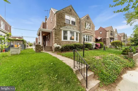 834 Glenview St, Philadelphia, PA 19111