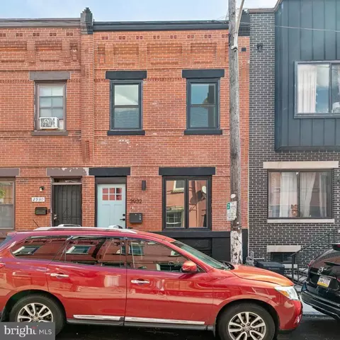 2932 W Flora St, Philadelphia, PA 19121