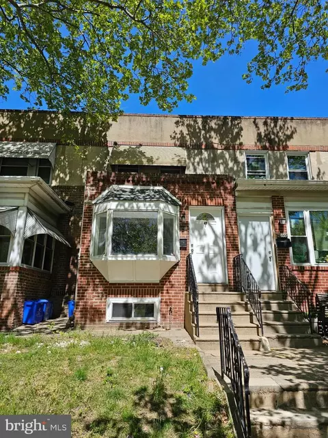 2633 S 71st St, Philadelphia, PA 19142