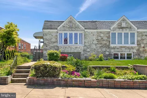 8915 Revere St, Philadelphia, PA 19152
