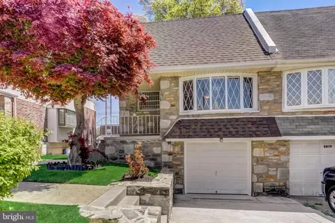 8821 Dewees St, Philadelphia, PA 19152