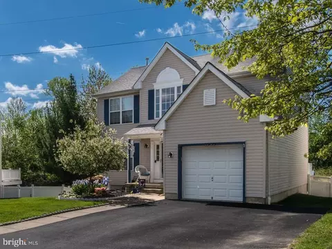 7909 Fox Run Ln, Philadelphia, PA 19111