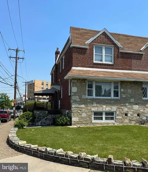 2701 Solly Ave, Philadelphia, PA 19152