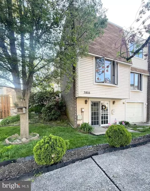 3805 Patrician Dr, Philadelphia, PA 19154